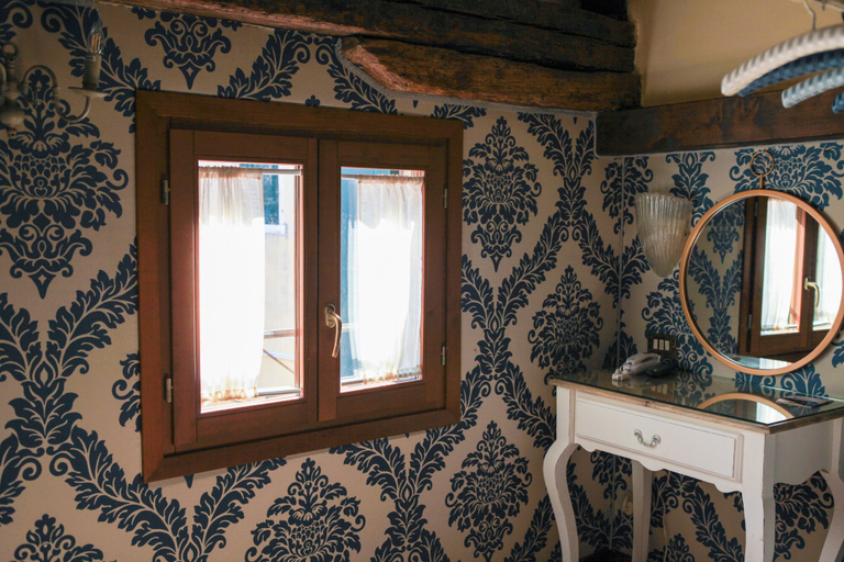 Bathroom 4, Hotel Bridge, Venezia