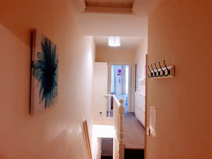 Others 4, The Hazel Oak Apartment, Cardiff