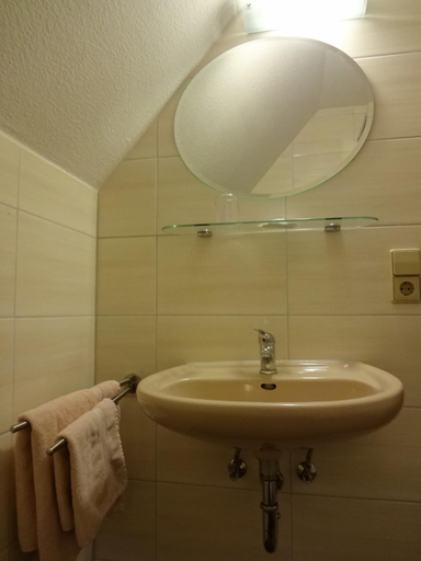 Bathroom 5, Hotel Restaurant Hochdorfer Hirschen, Freiburg im Breisgau