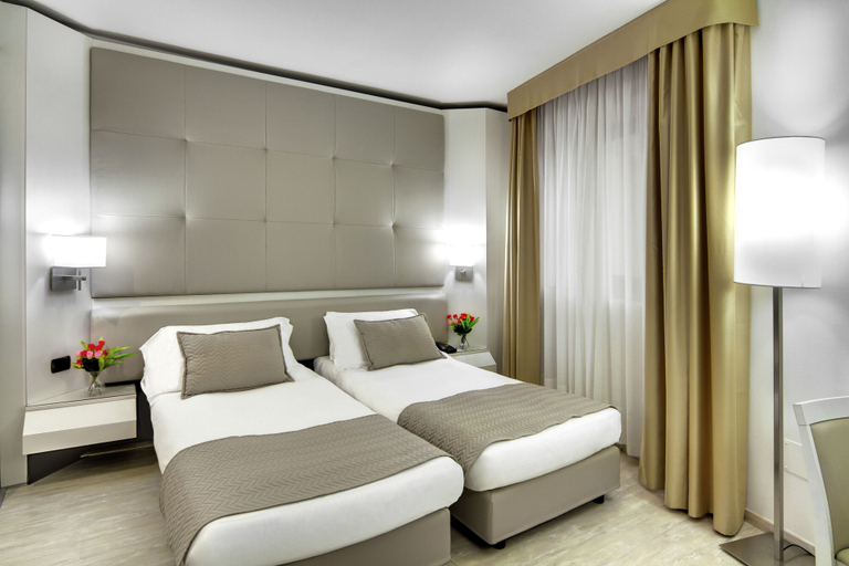 Bedroom 2, Mediterraneo Palace Hotel, Ragusa