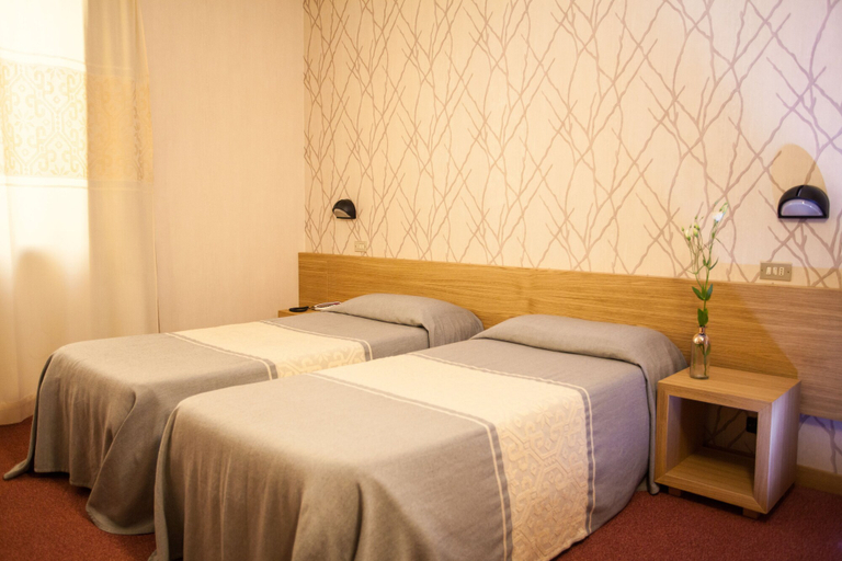Bedroom 3, Hotel Italia, Cagliari
