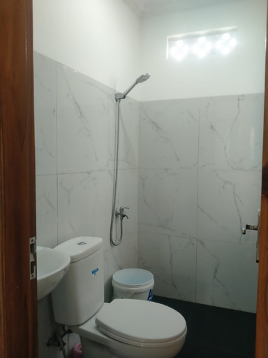 Bathroom, Villa Denafa, Garut