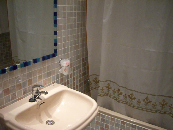 Bathroom 4, Playa Golf, Málaga