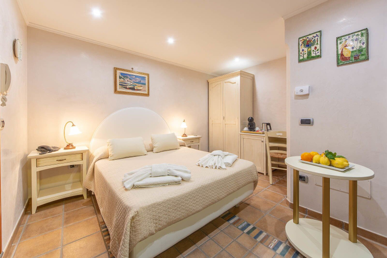 Bedroom 2, B&B La Casa nel Giardino, Napoli