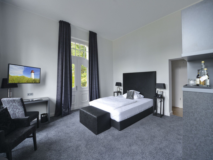 Bedroom 27