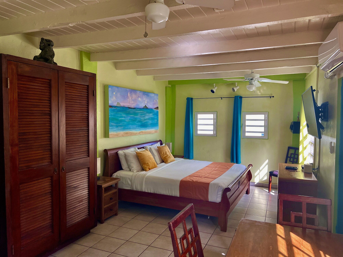 Bedroom 3, Azure Hotel and Art Studio