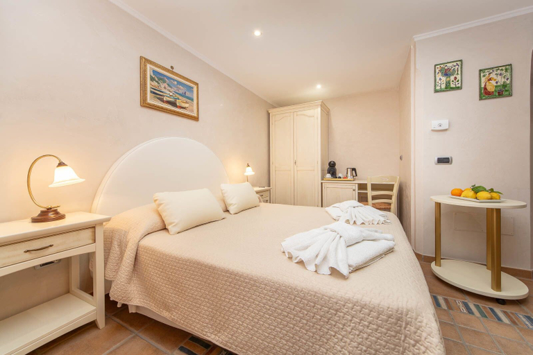 Bedroom 4, B&B La Casa nel Giardino, Napoli
