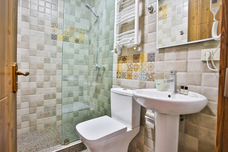 Bathroom 5, Hotel Terrace Kutaisi, Kutaisi
