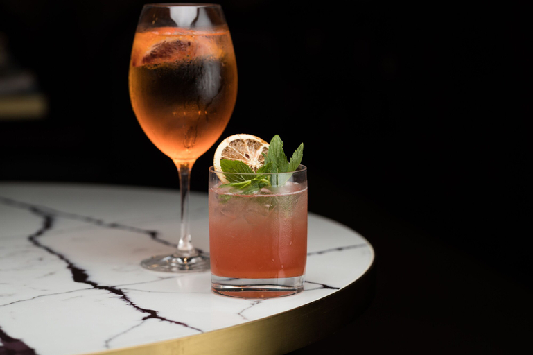 Food & Drinks 15
