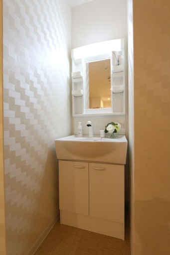 Bathroom 2, Elizabeth Garden Kurosaki, Osaka