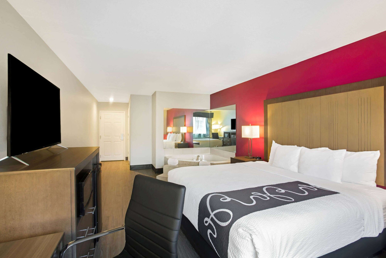 Bedroom 3, La Quinta Inn & Suites by Wyndham Fort Smith, Sebastian