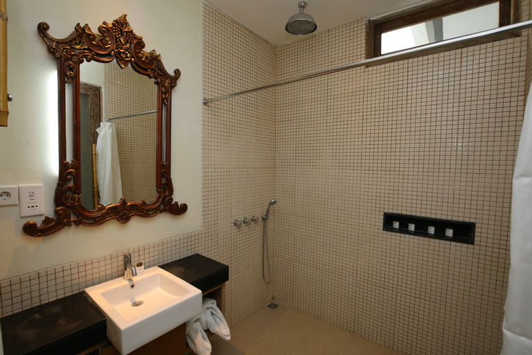 Bathroom 7