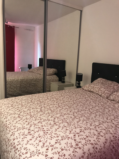 Bedroom 3, Avenue de Général de Gaulle Guesthouse, Seine-et-Marne