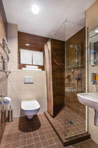 Bathroom 5, City Yard Inn Hotel, Tallinn