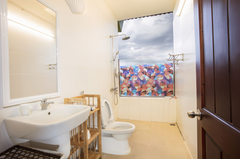 Bathroom 5, Cat Tien Jungle Lodge, Tân Phú