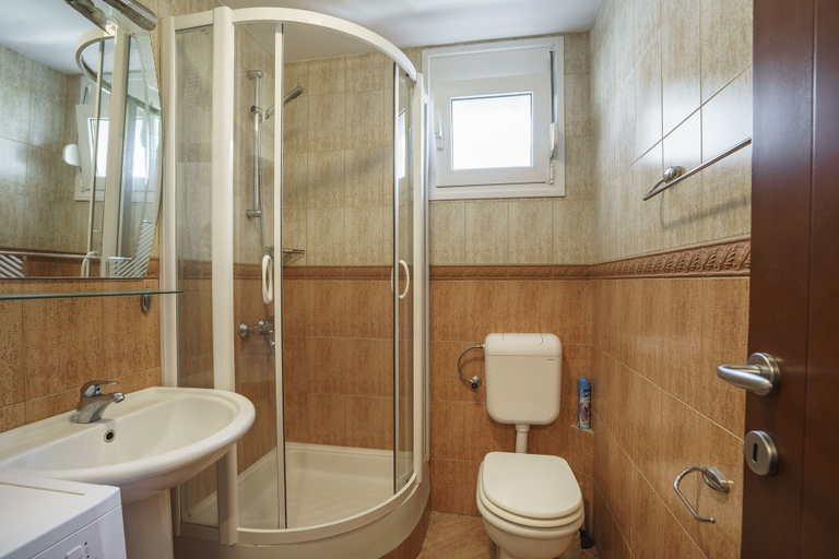Bathroom, One bedroom M Przno