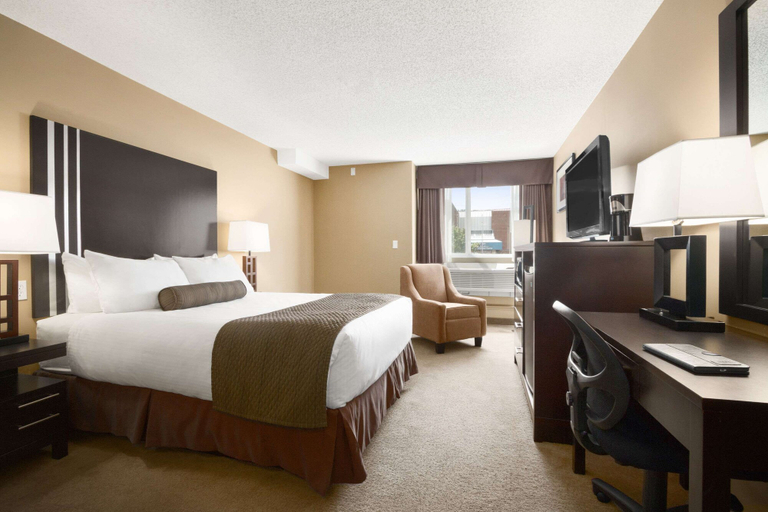 Bedroom 4, Days Inn by Wyndham Calgary Northwest, Division No. 6