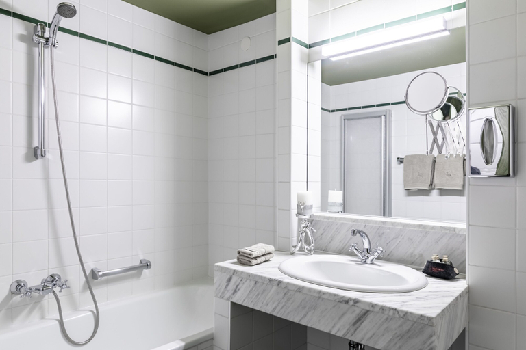 Bathroom 5, Hotel Jagdschloss Resort, Imst