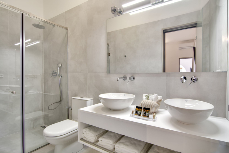 Bathroom 4, Valtos Beach Hotel, Epirus