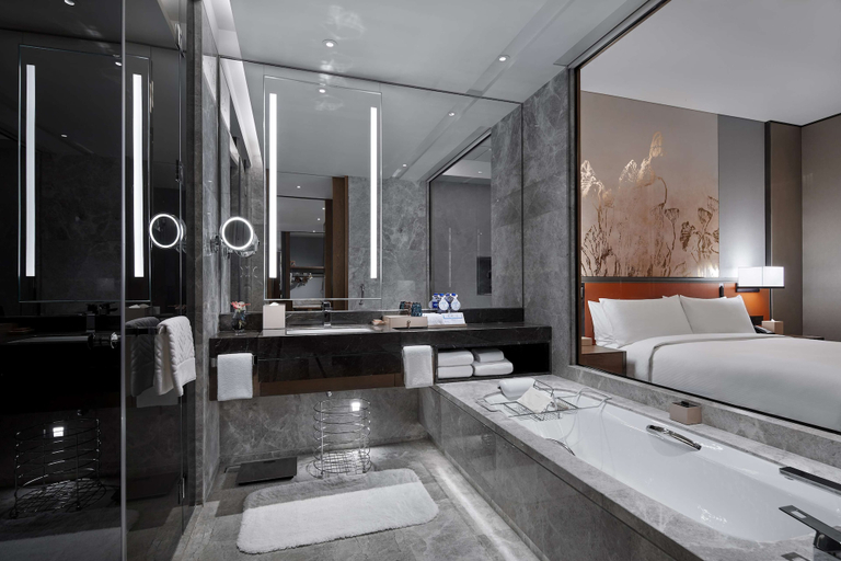 Bathroom 5, Hilton Guiyang, Guiyang