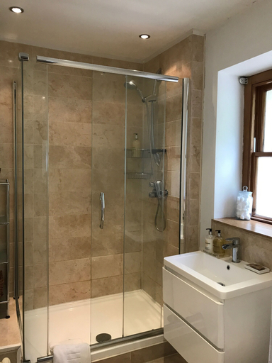 Bathroom 3, Berkeley Coach House, Wiltshire