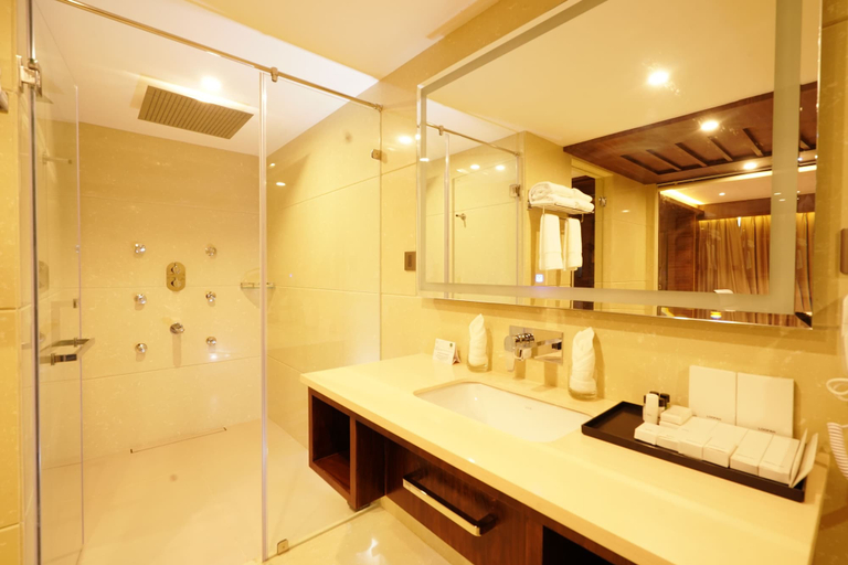 Bathroom 5, Coral Reef Kochi - A Unit of Coral Isle Hotels, Ernakulam