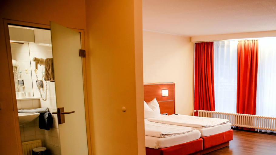 Bedroom 2, Fletcher Parkhotel Olsberg-Winterberg, Hochsauerlandkreis