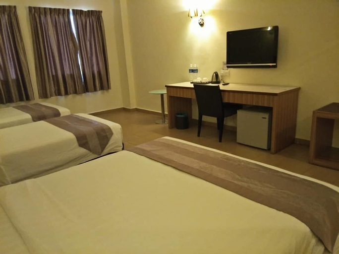 Bedroom 3, Grand Court Hotel, Hilir Perak