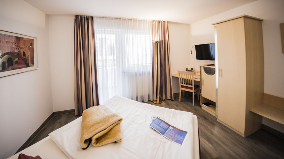Bedroom 4, City Hotel garni Neu-Ulm, Neu-Ulm