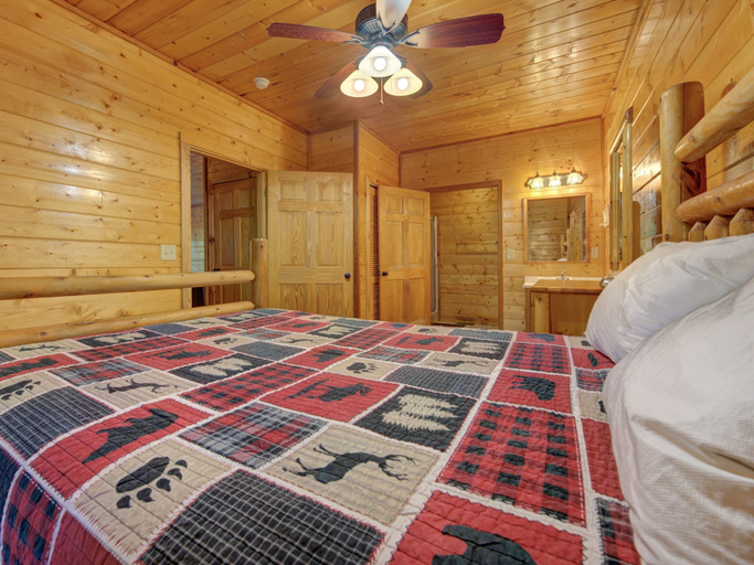 Bedroom 2, Natures Paradise, Sevier