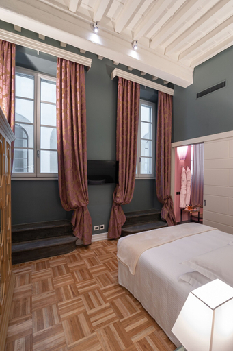Bedroom 5, Hotel Number Nine, Florence