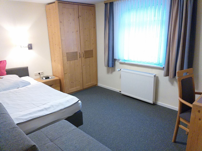Bedroom 2, Gasthaus Zum Lindenwirt, Kassel