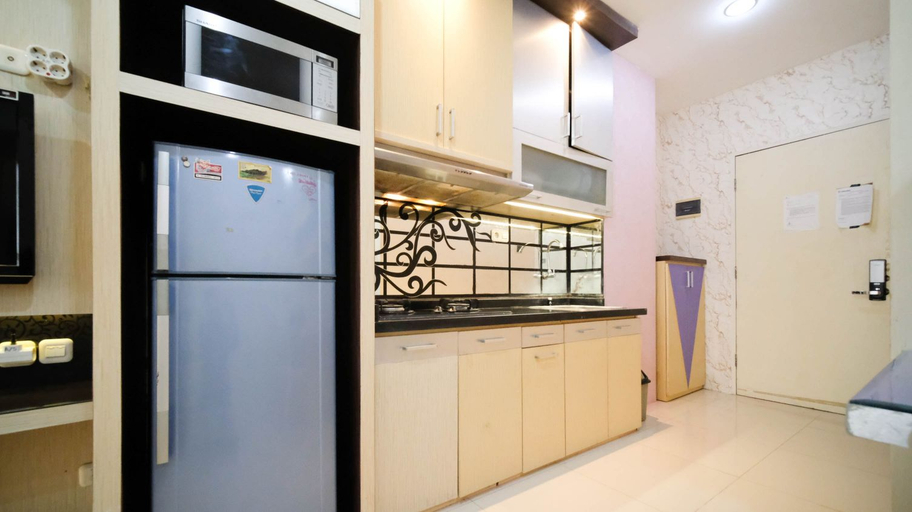 Others 4, Best Location and Homey 2BR at Twin Tower Apartment By Travelio, Surabaya