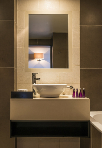 Bathroom 5, Avani Lesotho Hotel & Casino