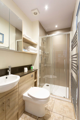 Bathroom 4, The Queens Head Hotel Self Check In, Northumberland