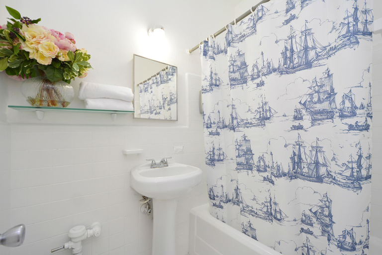 Bathroom 4, South Beach Rooms and Hostel, Miami-Dade