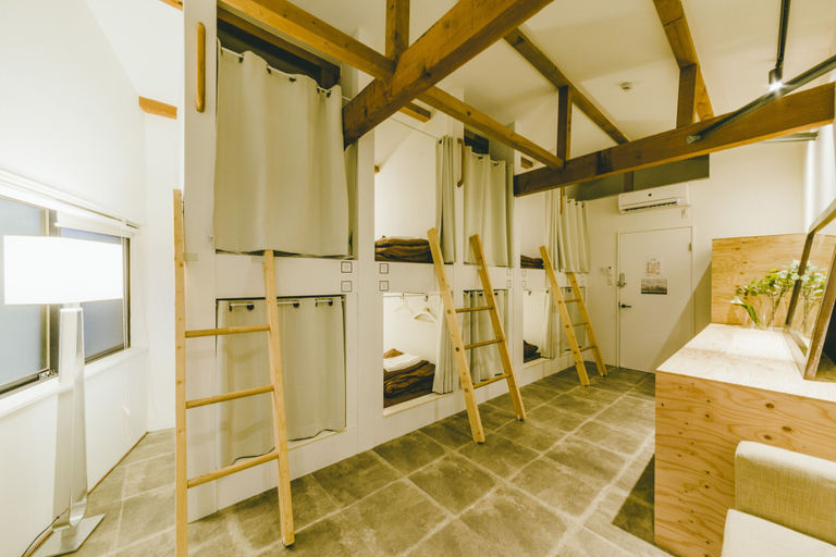Bedroom 4, HIPPO Hostel & Cafe Bar, Osaka