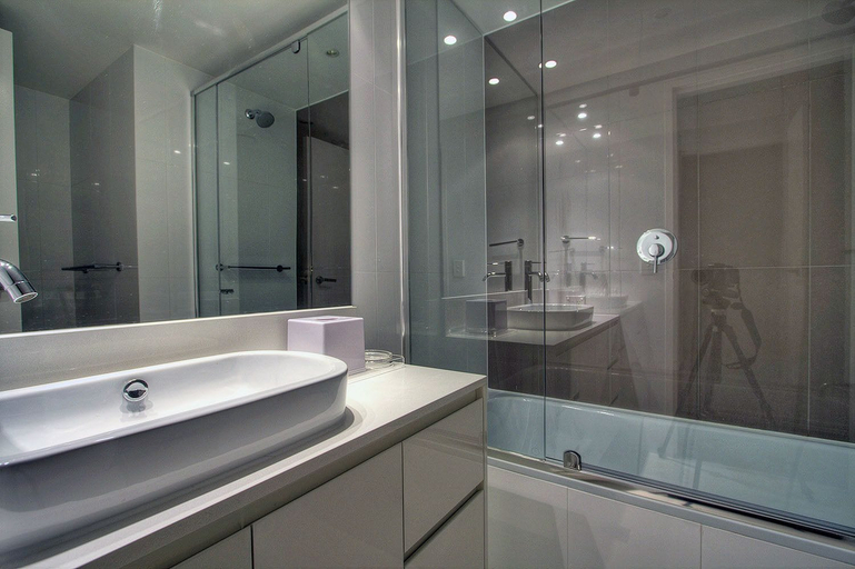 Bathroom 2, Orchid - Private Apartments, Gold Coast