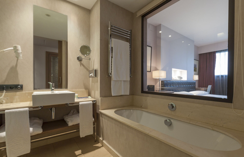 Bathroom 5, URH Hotel Zen Balagares, Asturias