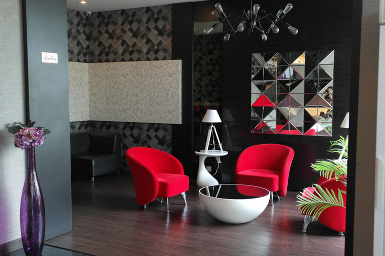 Others 5, De Hotel, Kinta