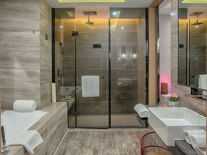 Bathroom 5, Grand Mercure Jinan Sunshine, Jinan