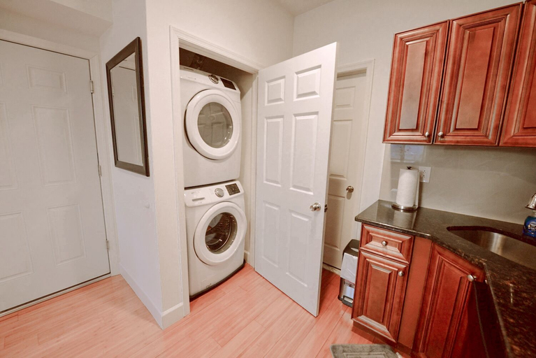 Others 5, Wood Extended Suites, Philadelphia