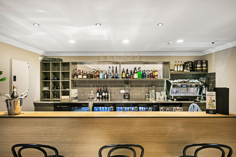 Food & Drinks 5, Potters Toowoomba Hotel, Toowoomba - Central