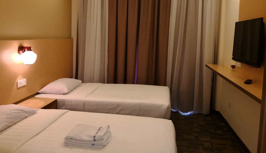 Bedroom 3, Lipis Plaza, Lipis