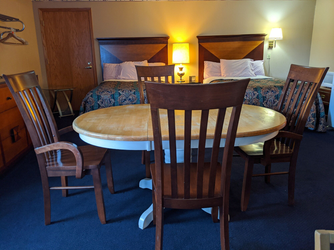 Others 5, Executive Inn Thomson, Carroll