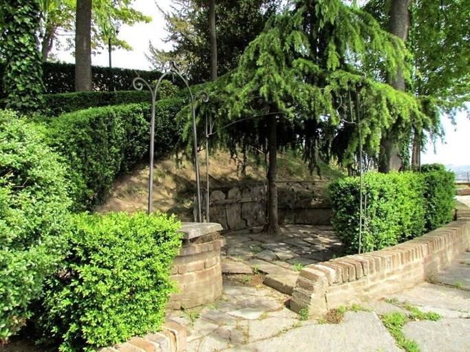 Others 5, Castello di Cortanze, Asti