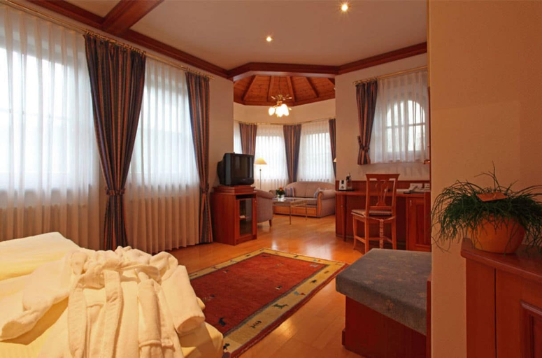 Bedroom 4, Hotel Restaurant Adler, Ortenaukreis