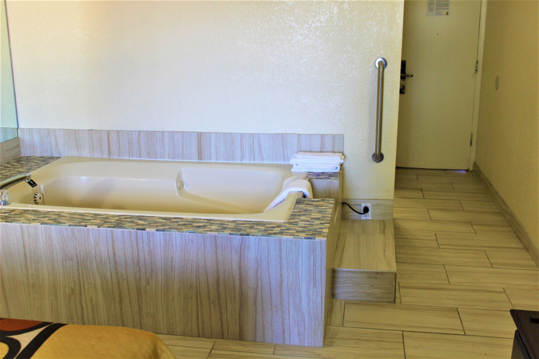 Bathroom 4, Super 8 by Wyndham Ft Stockton, Pecos