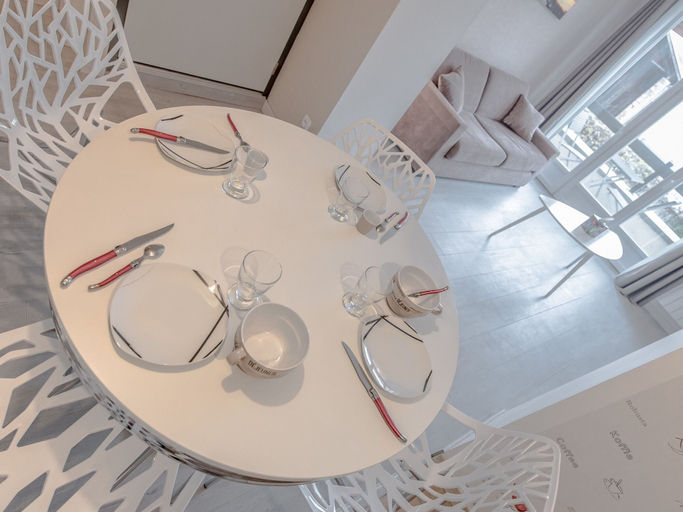 Food & Drinks, Appart Hotel Bourgoin, Isère