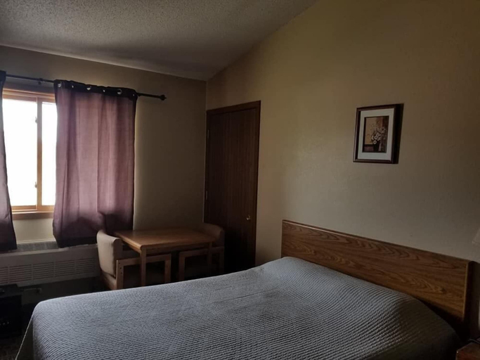 Bedroom 2, Elk Creek Resort, Meade